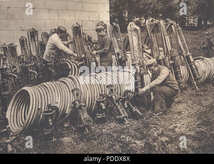 55 BASA-237 K -1-361-22 - aus dem westlichen Kriegsschauplatz. Lagerung Lager für die Pumpen und Lead-Pipes in die Trinkwasserversorgung an der Front eingesetzt. Stockfoto
