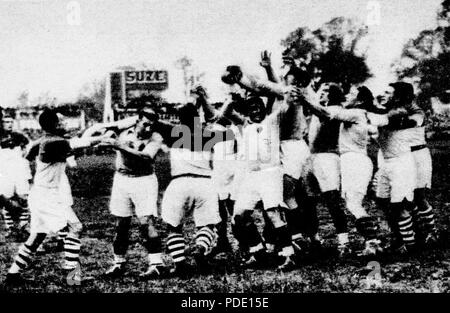 98 Championnat de France de Rugby 1935, Biarritz - USAP, Touche gießen Perpignan (G. À D. Vails Georges, Munna, Bousquet (avec Le Ballon), Danoy et Raynal Stockfoto