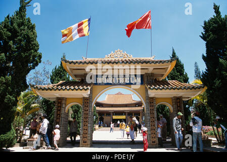 Truc Lam Pagode in Dalat in Vietnam für redaktionelle NUR VERWENDEN Stockfoto