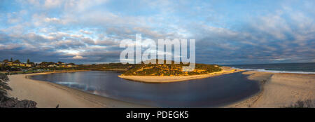 Flussmündung, Moore River, Guilderton, Western Australia Stockfoto