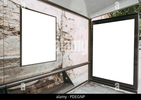 Bushaltestelle mit einem leeren Reklametafeln, Mock up Stockfoto