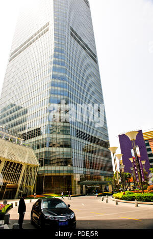 Der Ausblick auf die Stadt, hohe Lebensdauer, Districs, den Fluss Huangpu, den Verkehr, World Trade Center Blick auf Pudong, Shanghai, China, VR China, Volksrepublik China Stockfoto