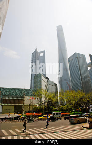 Der Ausblick auf die Stadt, hohe Lebensdauer, Districs, den Fluss Huangpu, den Verkehr, World Trade Center Blick auf Pudong, Shanghai, China, VR China, Volksrepublik China Stockfoto