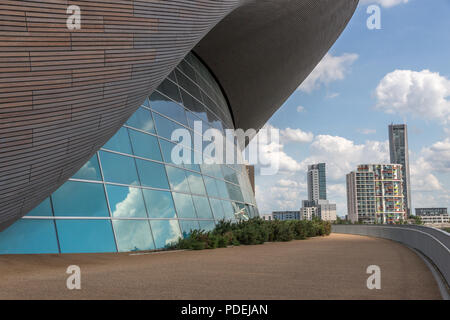 Die Aquatics Centre, Queen Elizabeth Olympic Park von Zaha Hadid, London, England, Vereinigtes Königreich, Europa konzipiert Stockfoto