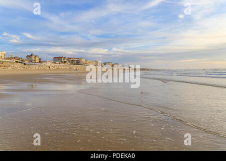 Frankreich, Gironde, Côte d'Argent, Lacanau, Lacanau Ocean, Strand // Frankreich, Gironde (33), Côte d'Argent, Lacanau, Lacanau-Océan, la Plage Stockfoto