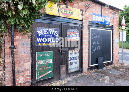 Das Olde Swan Public House bei Nether Heyford, Northamptonshire, Stockfoto