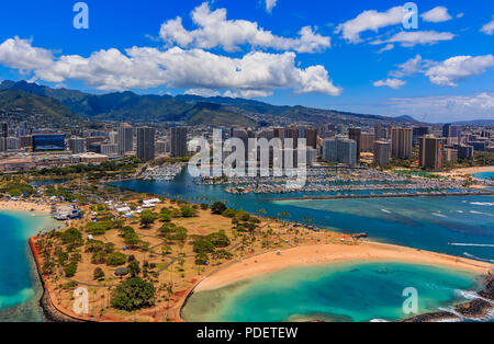 Luftaufnahme der Ala Moana Beach Park in Honolulu Hawaii von einem Hubschrauber Stockfoto