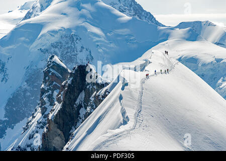 Bergsteiger Angriff der berühmten breithorn Traverse in Zermatt, Schweiz Stockfoto