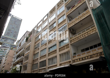 Beiruts verbleibenden architektonische Erbe ist in Gefahr. Abriss von alten Gebäuden ist eine tägliche Veranstaltung wo Hochhaus Wohnungen sind, die über die Stadt. Stockfoto