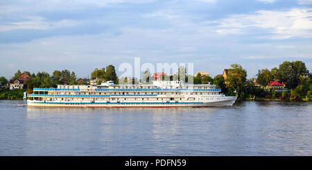 Sankt Petersburg. Russland. 07.22 2018 Yachten auf dem Fluss Newa YACHT CLUB Stockfoto