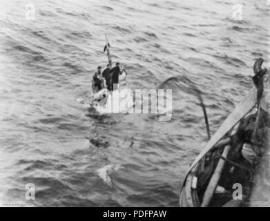 316 U-454 sinkt Stockfoto