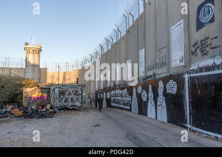 Graffiti auf der Trennmauer / Frieden Wand in Bethleham, Israel, Palästina, Naher Osten. Oktober 2017 Stockfoto