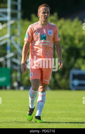 Horst, Niederlande - 29. Juni 2018: Spieler des RSC Anderlecht Adrien Trebel in Aktion beim Freundschaftsspiel RSC Anderlecht vs PAOK bei Sport park Sporti Stockfoto