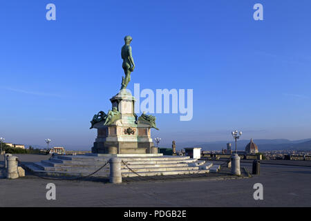 Sonnenaufgang und Luftaufnahme von der Altstadt von Florenz an der Piazza Michelangelo, Toskana, Italien Stockfoto