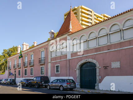 Lissabon, Portugal - August 8th, 2018: die Außenfassade der Brasilianischen Botschaft in Lissabon, Portugal. Brasilien und Portugal haben eine starke historische Verbindung Stockfoto