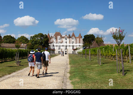 Die Leute, die das Chateau de Monbazillac, ein Weinberg im Bereich der Dordogne Bergerac, Bergerac, Frankreich, Europa Stockfoto