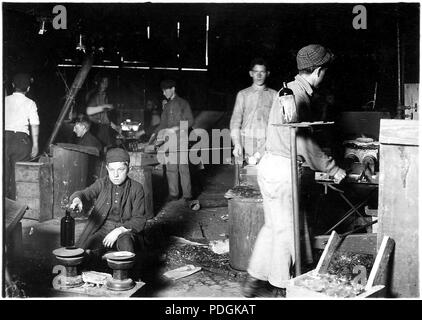 Tageslichtszene. Wheaton Glashütten. Boy ist Howard Lee, November 1909 Stockfoto