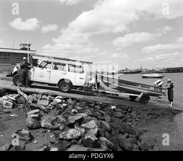 197 State Emergency Service Schulungen, Brisbane River, c 1976 Stockfoto