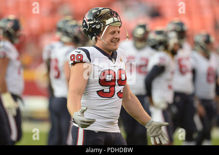 Kansas City, UK. August 09, 2018: Houston Texans defensive Ende J.J. Watt (99) ist alles Lächeln vor dem Spiel während der NFL vor Saisonbeginn Fußballspiel zwischen den Houston Texans und die Kansas City Chiefs in Arrowhead Stadium in Kansas City, Missouri. Kendall Shaw/CSM Stockfoto