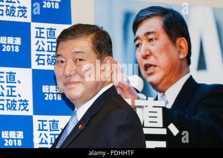 Der fruehere Verteidigungsminister Shigeru Ishiba nimmt an einer Pressekonferenz am 10. August 2018, Tokio, Japan. Ishiba seine Absicht angekündigt, bei den Präsidentschaftswahlen Rennen der regierenden Liberaldemokratischen Partei im September laufen zu lassen. Credit: Rodrigo Reyes Marin/LBA/Alamy leben Nachrichten Stockfoto