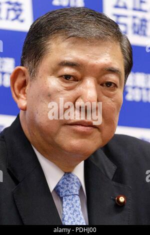 Der fruehere Verteidigungsminister Shigeru Ishiba nimmt an einer Pressekonferenz am 10. August 2018, Tokio, Japan. Ishiba seine Absicht angekündigt, bei den Präsidentschaftswahlen Rennen der regierenden Liberaldemokratischen Partei im September laufen zu lassen. Credit: Rodrigo Reyes Marin/LBA/Alamy leben Nachrichten Stockfoto