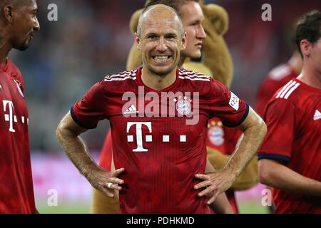 München, Deutschland. 05 Aug, 2018. firo: 05.08.2018, Fußball, 1.Bundesliga, Saison 2018/2019, Testspiel, Bayern München - Manchester United, Arjen Robben (Bayern), lacht | Verwendung der weltweiten Kredit: dpa/Alamy leben Nachrichten Stockfoto