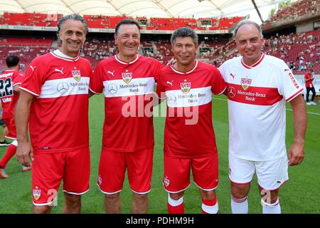 Stuttgart, Deutschland. 05 Aug, 2018. firo: 05.08.2018 Fußball, Saison 2018/2019, 1. Bundesliga: VfB Stuttgart - Atletico Madrid, Freundschaftsspiel, Maurizio Gaudino, Asgeir Sigurvinsson, Krassimir Balakov, Hansi Müller, halb Abbildung, Porträt, Mimik, Lachen, Freude, | Verwendung der weltweiten Kredit: dpa/Alamy leben Nachrichten Stockfoto