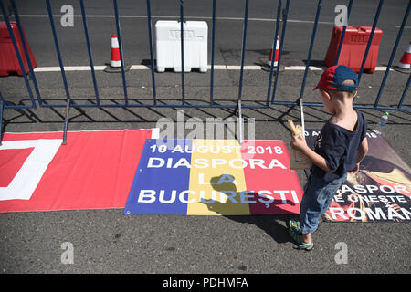 Bukarest, Rumänien. 10 August, 2018. Rumänische Auswanderer Protest gegen die Regierung in Bukarest - 10. August 2018 Credit: Alberto Grosescu/Alamy leben Nachrichten Stockfoto