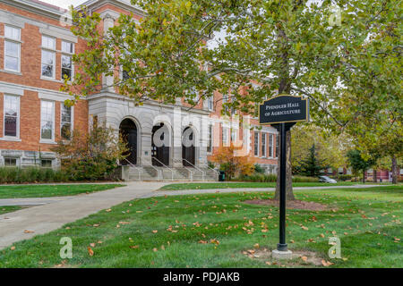 WEST Lafayette, IN, USA - 22. OKTOBER 2017: Pfendler Halle der Landwirtschaft auf dem Campus der Purdue University. Stockfoto