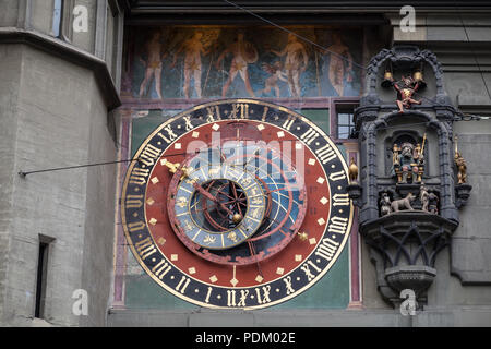 Zytglogge Turm Fassade in der Altstadt von Bern. Die Schweiz. Es hat seit etwa 1218 - 1220 bestanden Stockfoto