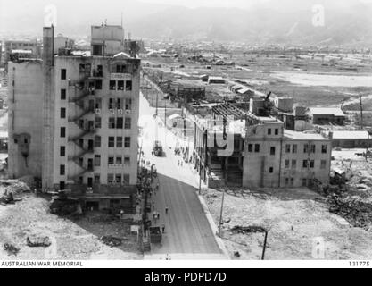 2 131775 BLICK NACH NORDEN AUF DIE STADT, den Wiederaufbau und das Clearing, ERFOLGTE EIN JAHR NACH DER ATOMBOMBE WURDE ABGEBROCHEN Stockfoto