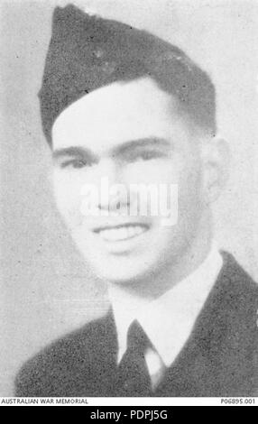 46 Flight Sergeant Hooper von 8 Squadron RAAF AWM P 06895.001 Stockfoto