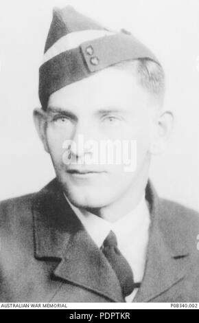 10 Aircraftman Herman von 32 Squadron RAAF AWM P 08340.002 Stockfoto