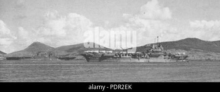 60 HMS Victorious USS Saratoga Noumea 1943 Stockfoto