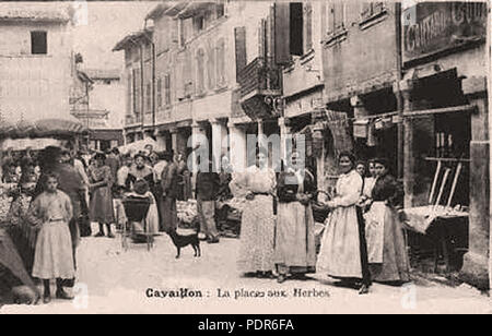 97 Cavaillon le marché de la Place aux Herbes Stockfoto