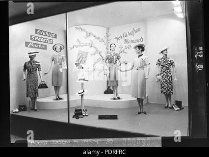 133 11654 SLNSW Everloc zeigt in David Joness Fenster für E Lucas Co Ltd. Stockfoto