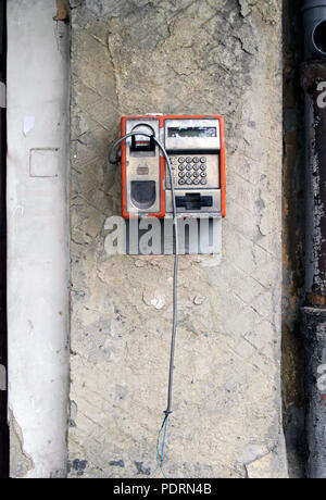 Verbindung verloren - beschädigten alten Telefon Stockfoto