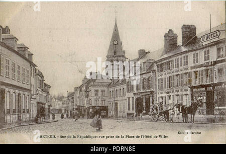 221 Martinat-BRETEUIL - Rue de la Republique (Vue prise de la Place de l'Hotel de Ville) Stockfoto