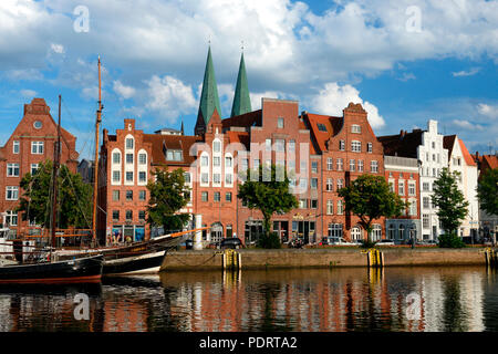 Altstadt an der Untertrave, Tuerme der St. Marien-Kirche, Altstadt, Luebeck, Deutschland Stockfoto