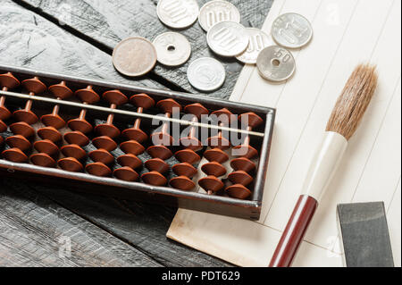 Im japanischen Stil aus Bambus abacus auf dem Schreibtisch Stockfoto