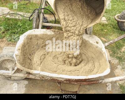 Betonmischer detail. Konkrete im Mixer auf der Baustelle Stockfoto