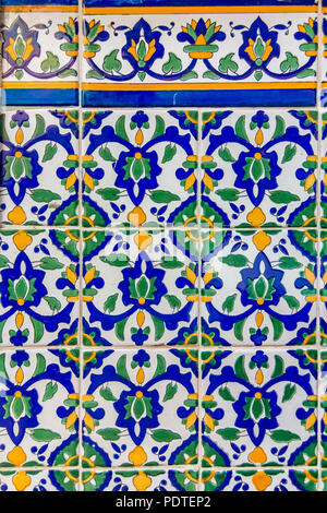 Reich verzierte tunesischen Mosaik Fliesen in der Altstadt von Nizza, Frankreich Stockfoto