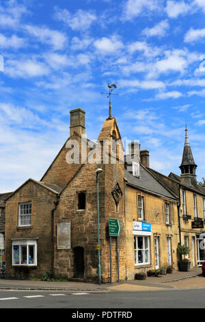 Street Scene, Moreton-in-Marsh Town, Gloucestershire, Cotswolds, England Stockfoto