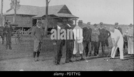 207 StateLibQld 1 113160 Golfspieler im Brisbane Golf Club, Tennyson, 1906 Stockfoto