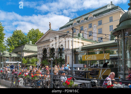 Das Grand Cafe Kappeli in Esplanadi Park (esplanadin Puisto Garten), Helsinki, Finnland Stockfoto