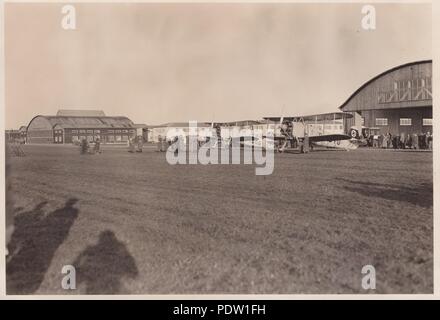 Bild aus dem Fotoalbum von Oberfeldwebel Karl gendner von 1. Staffel, Kampfgeschwader 40: Giebelstadt Airfield 1936, 8./KG 355. Stockfoto