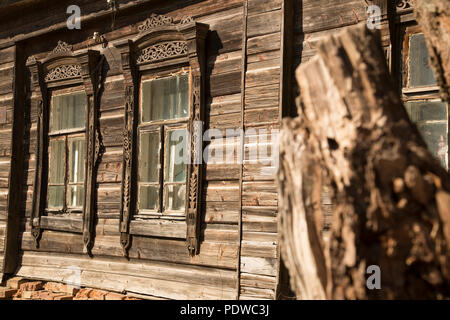 Traditionelles Haus im russischen Dorf. Stockfoto