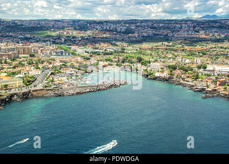 Catania, Sizilien - Ognina Marina, Luftaufnahme Stockfoto