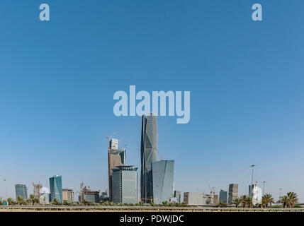 Einen weiten Blick über KAFD - King Abdullah Financial District, Riad, Saudi-Arabien. Ein großes Bauprojekt für eine neue Financial District. Stockfoto