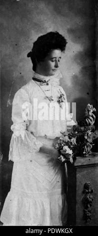 251 StateLibQld 1 209623 Dora Walker Stockfoto